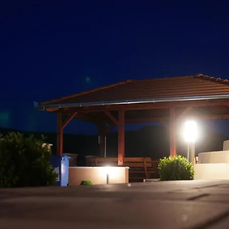 דירה Eplenyi Apartmanhaz