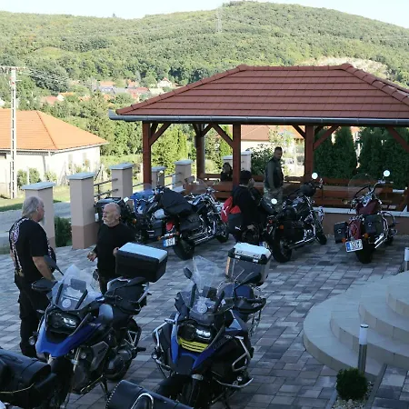 דירה Eplenyi Apartmanhaz Eplény