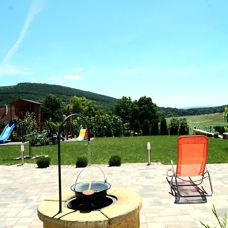 Eplenyi Apartmanhaz *