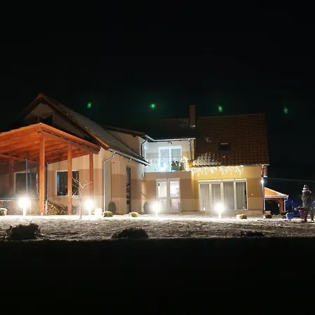 Eplenyi Apartmanhaz דירה Eplény