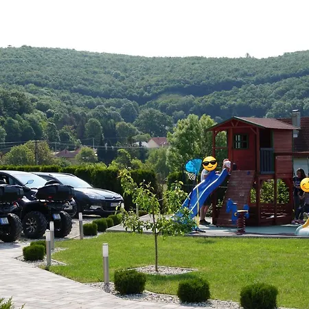 Eplenyi Apartmanhaz *
