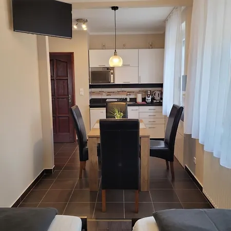 דירה Eplenyi Apartmanhaz Eplény