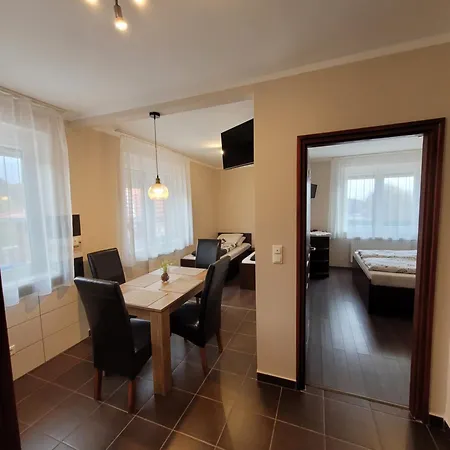 דירה Eplenyi Apartmanhaz Eplény