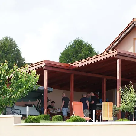 Eplenyi Apartmanhaz *