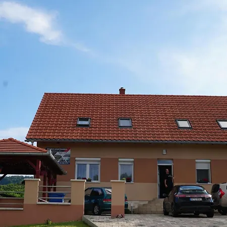 Eplenyi Apartmanhaz * Eplény