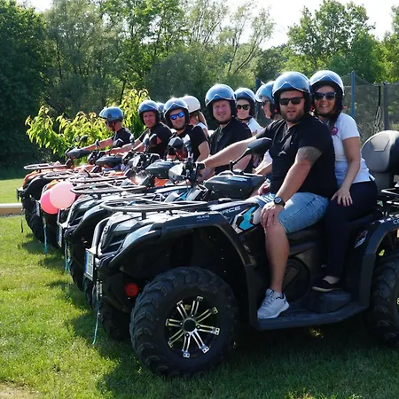 Eplenyi Apartmanhaz דירה Eplény