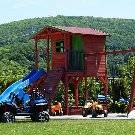 Eplenyi Apartmanhaz דירה *