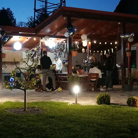 Eplenyi Apartmanhaz *