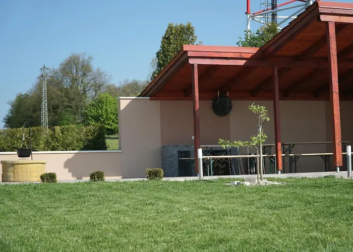 Eplenyi Apartmanhaz Lägenhet Eplény