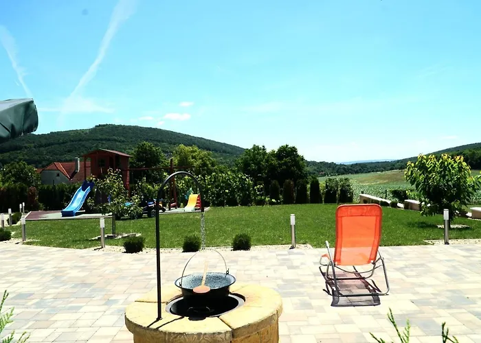 Eplenyi Apartmanhaz *