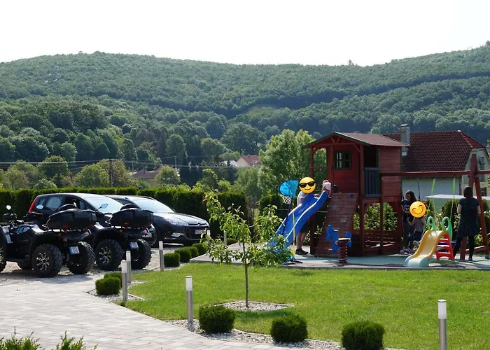 Eplenyi Apartmanhaz *