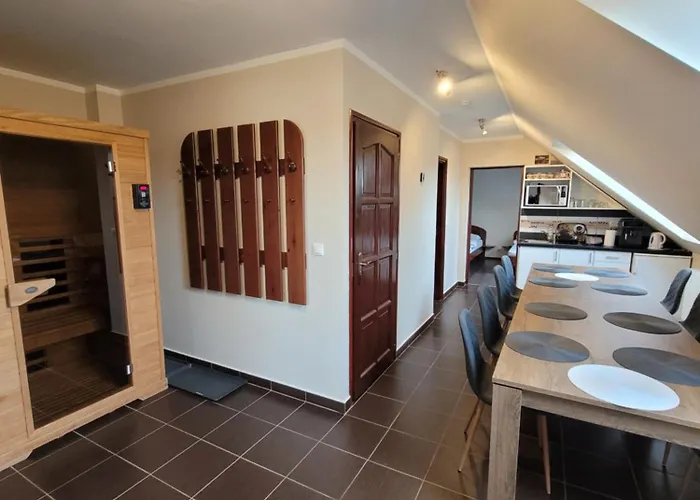 Lägenhet Eplenyi Apartmanhaz Eplény