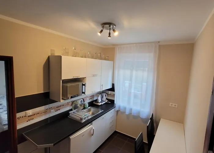Eplenyi Apartmanhaz *