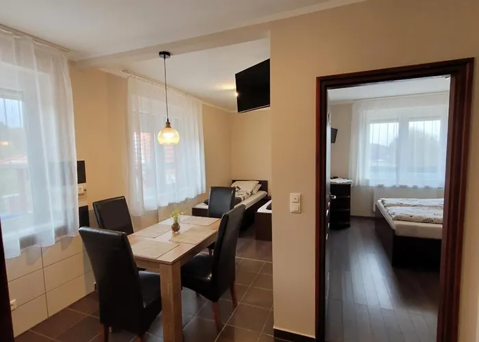 Lägenhet Eplenyi Apartmanhaz Eplény